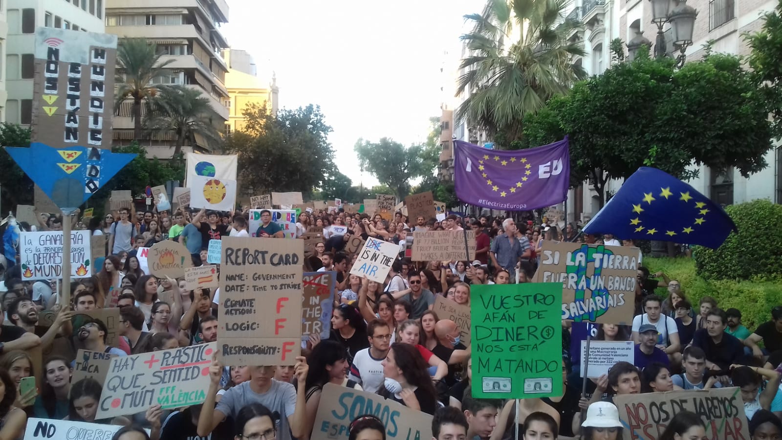 Colectivos, organizaciones y movimientos sociales se unen para exigir la Emergencia Climática al Gobierno español