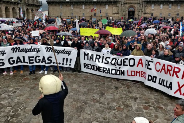 Fridays For Future Santiago mostra a súa total reprobación e pide medidas contra os vertidos de pellets nas costas galegas